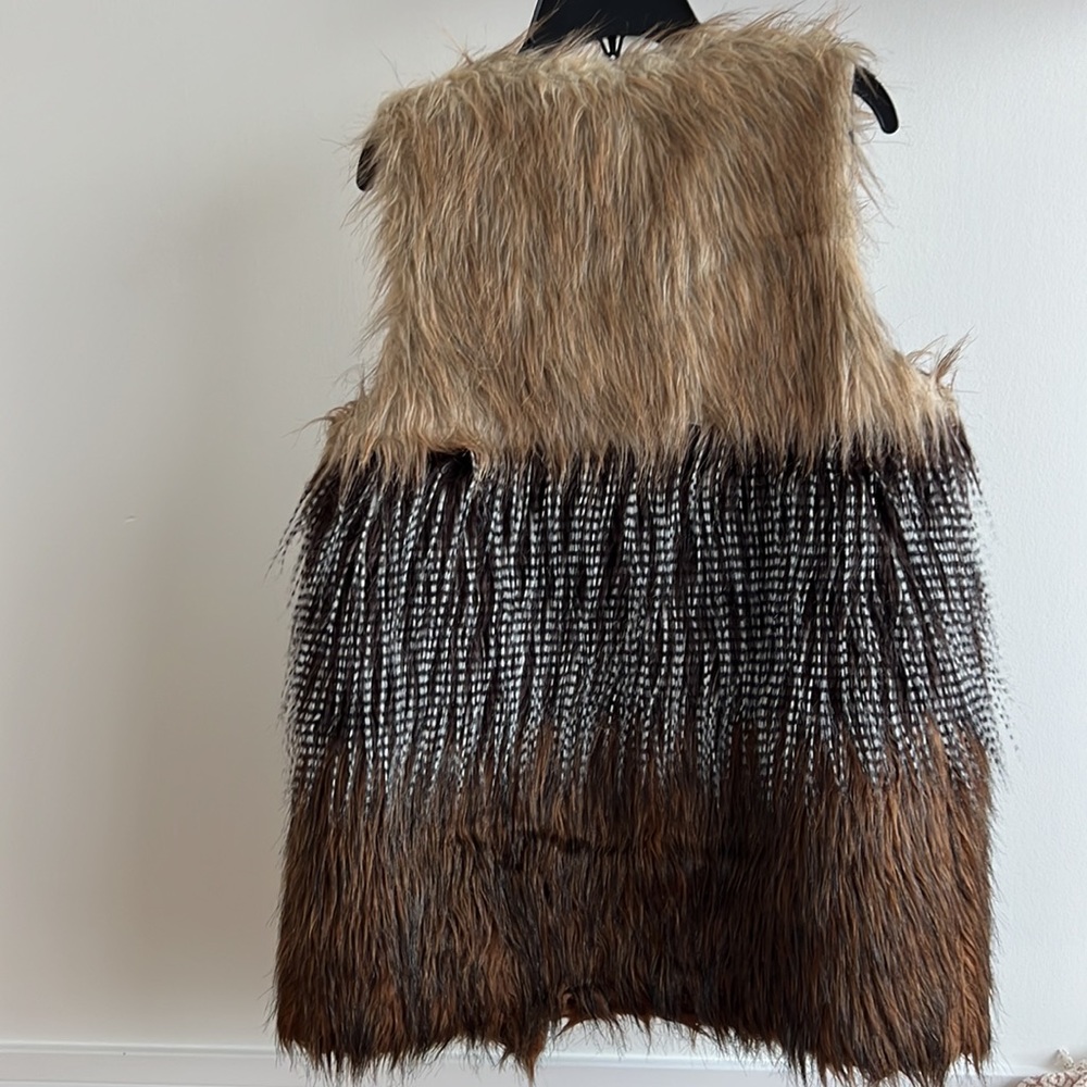 Fur Vest! - Picture 2 of 2